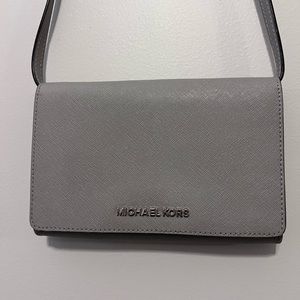 Michael Kors jet set card holder crossbody gray